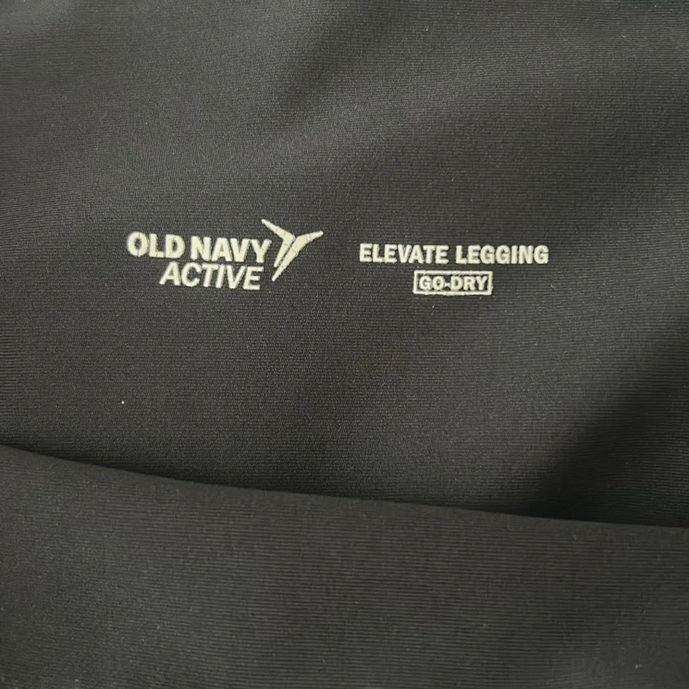 Old Navy Elevate leggings size medium - Picture 5 of 9